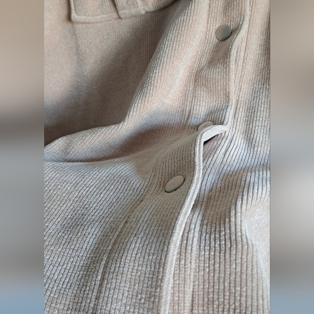 Forever 21 Cream Corduroy Shacket - Picture 4 of 4